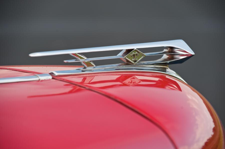 Детали экстерьера Diamond T Model 201 Pickup 1938 года  (фото 13 из 21)